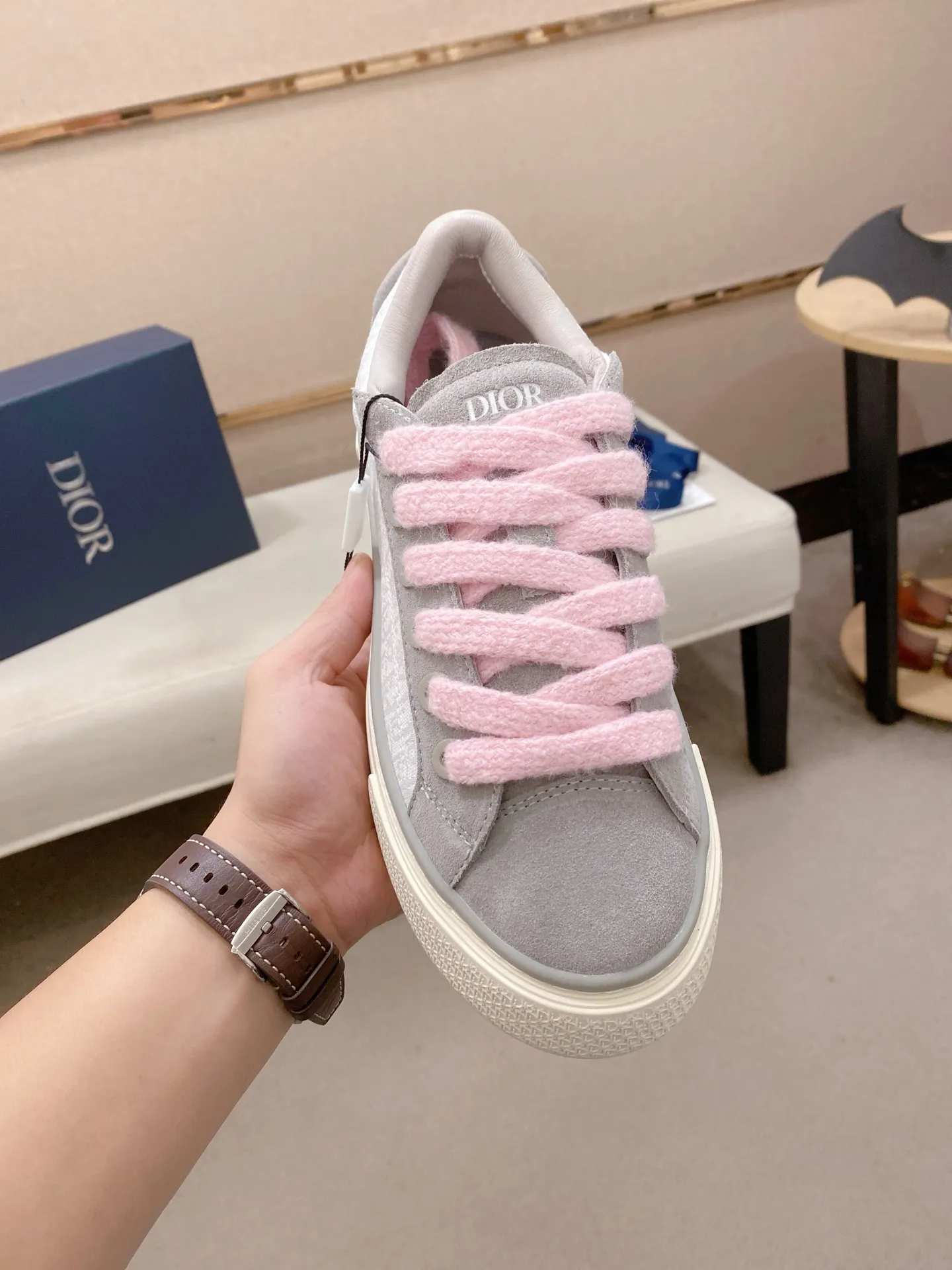 Factory price: 300 Men's shoes 💰[Dior·Dior] Top 🔍Couple style 💏🔍New casual sports style couple shoes, new four-season design, perfect workmanship, lace-up lazy style to create cabinet quality, upper: imported first-layer cowhide, sheepskin lining is soft and comfortable, ultra-light TPU wear-resistant outsole, simple, versatile fashion men's shoes, excellent color code number 35--44